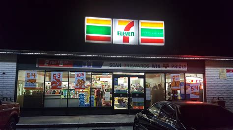 what time does 7 eleven open